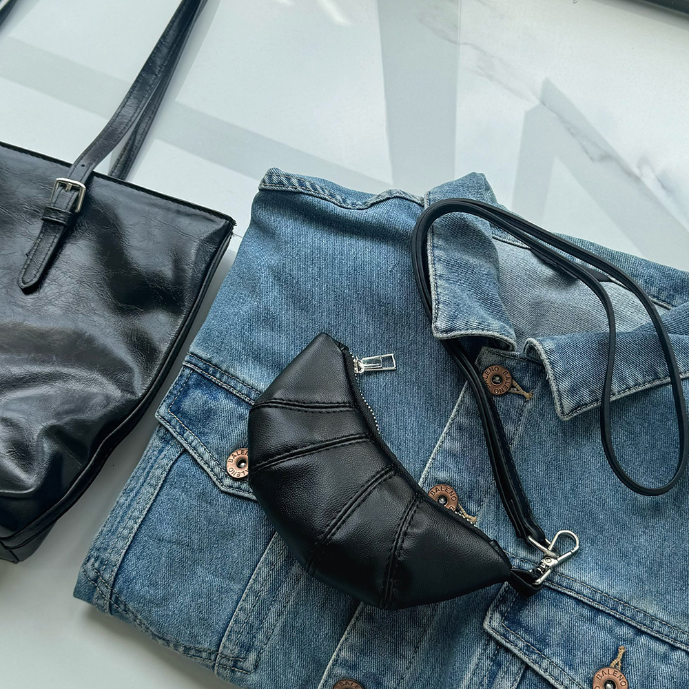 Halter Neck Small Coin Purse Cute Croissant Design Niche Mini Concave Shape Single Shoulder Lipstick Earphone Bag ddmymarket