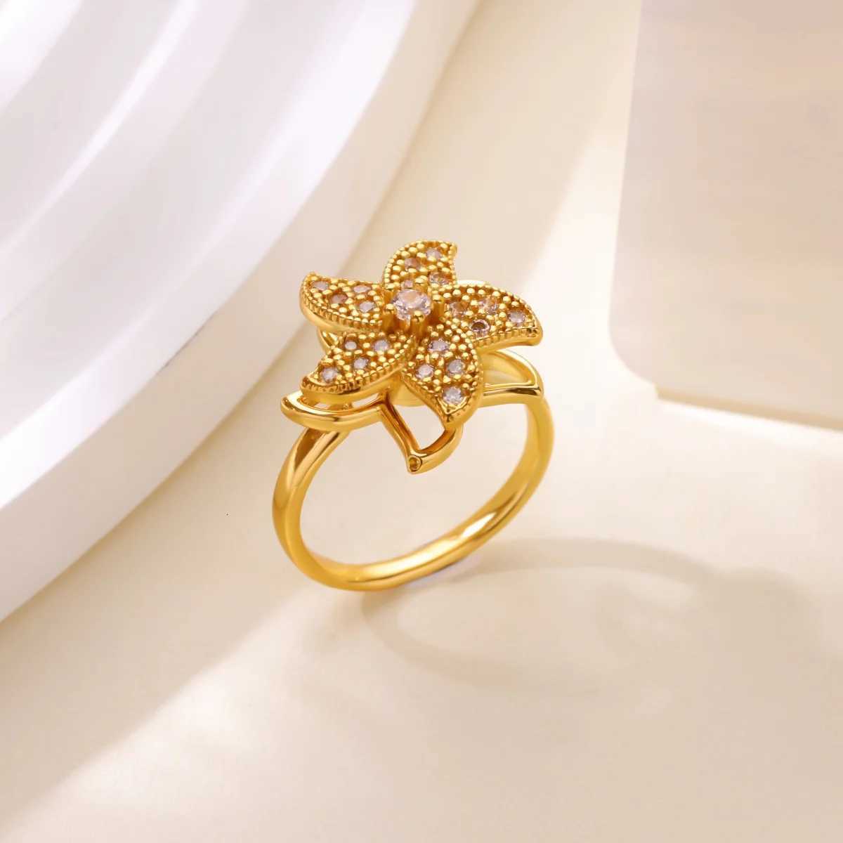 Luxury Zircon Rotatable Star Flower Windmill Ring for Women Stainless Steel Gold Color Cheap Ring Wedding Couple Jewelry rings W250812