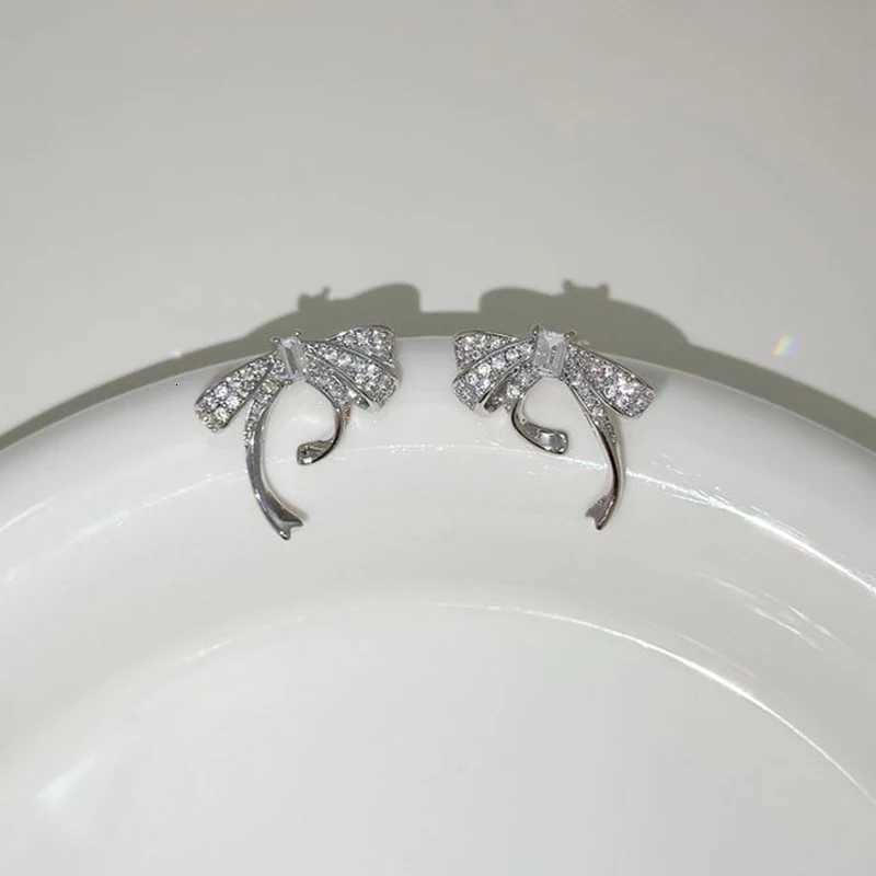 Korean Style Elegant Simple Bow Crystal Pearl Long Dangle Earrings for Women Fashion Luxury Rhinestone Sweet Jewelry Party Gifts Y250812