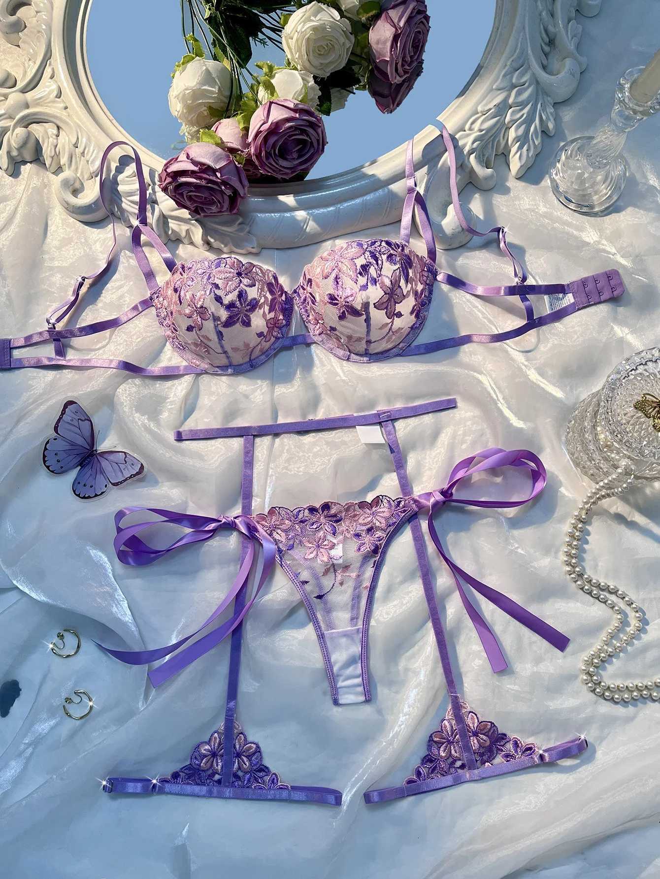 3 Piece Set Strap Steel Support Sexy Tie Underwear Lace Embroidered Flower Intimate Apparel Tight Bustier And Thong EnsembleXJ250812