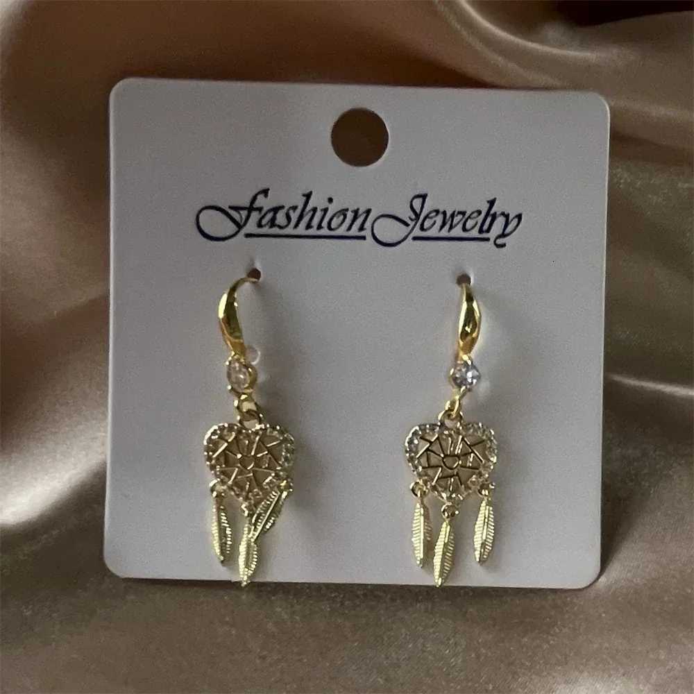 Vintage Bohemian Dream Catcher Feather Earrings for Women Ethnic Long Heart Crystal Dangle Earrings Casual Vacation Jewelry Y250812