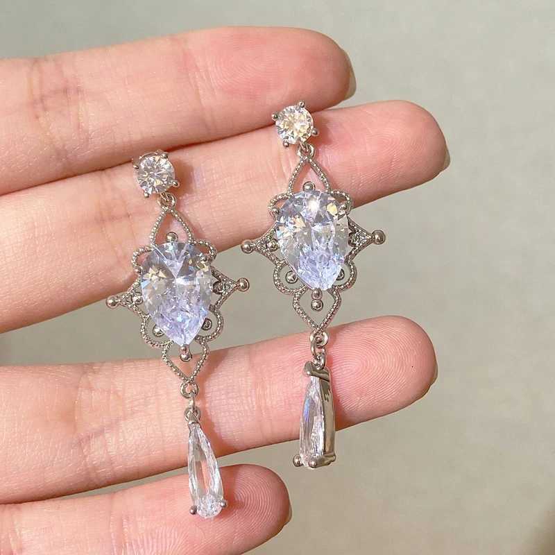 New Korean Baroque Shiny Waterdrop Crystal Drop Earrings for Women Girls Fashion Delicate Silver Color Pendientes Party Jewelry Y250812