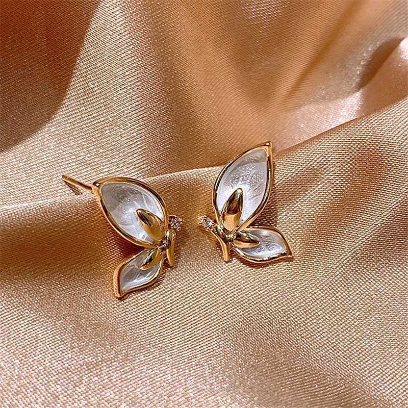 White Color Butterfly Crystal Stud Earring for Women Korean Design Temperament Sweet Jewelry Christmas Girlfriend Gift Y250812