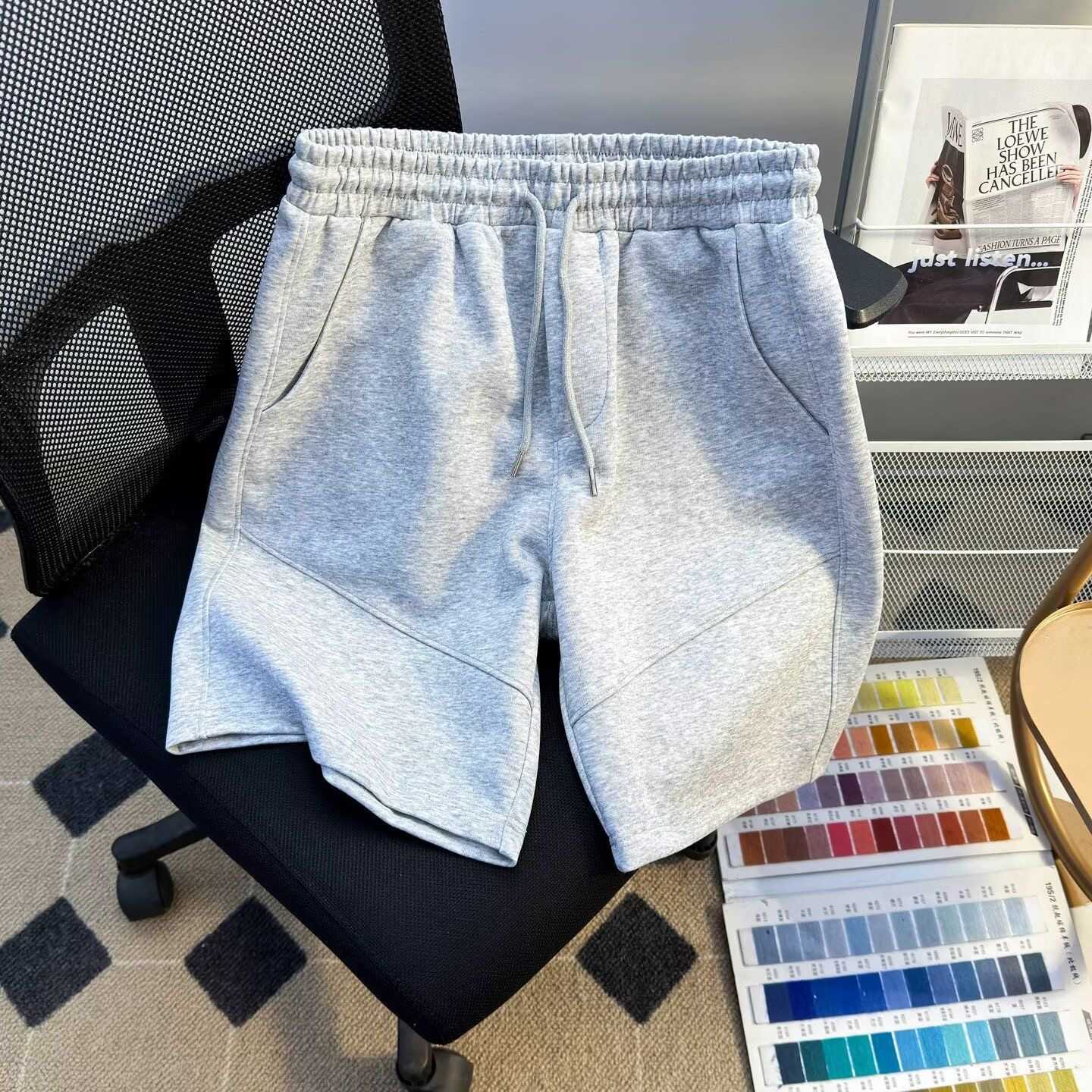 Summer lightweight sports shorts for men - high street basketball five-pocket pants with loose straight fit and deconstructed style for a casual look