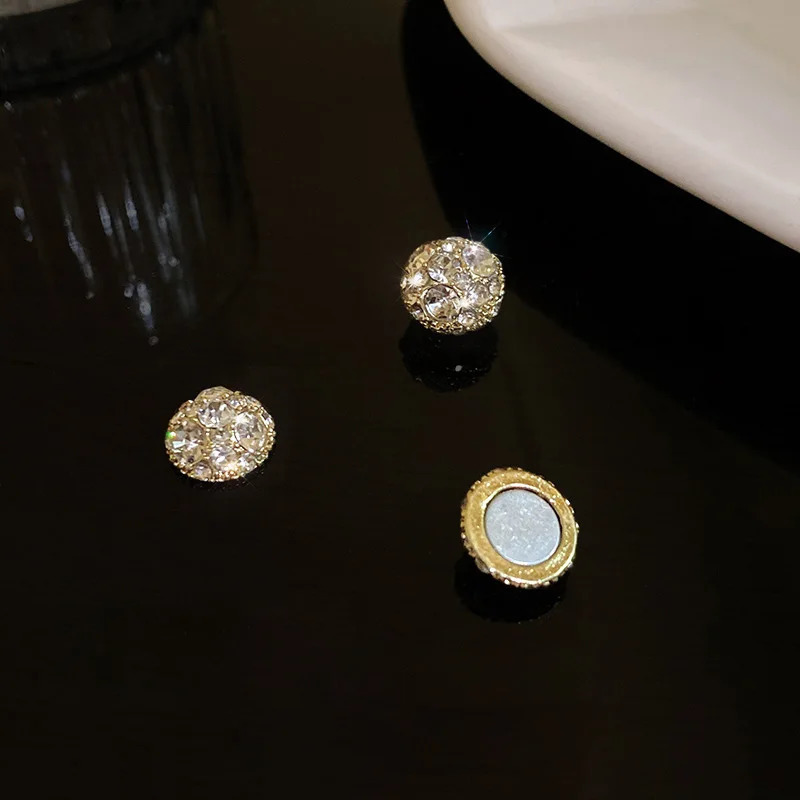 Vintage Shiny Ball Magnetic Clip-On Earrings No Piercing Edgy Punk Gothic Jewelry Unisex Gift for Men Women Party Accessories 250812