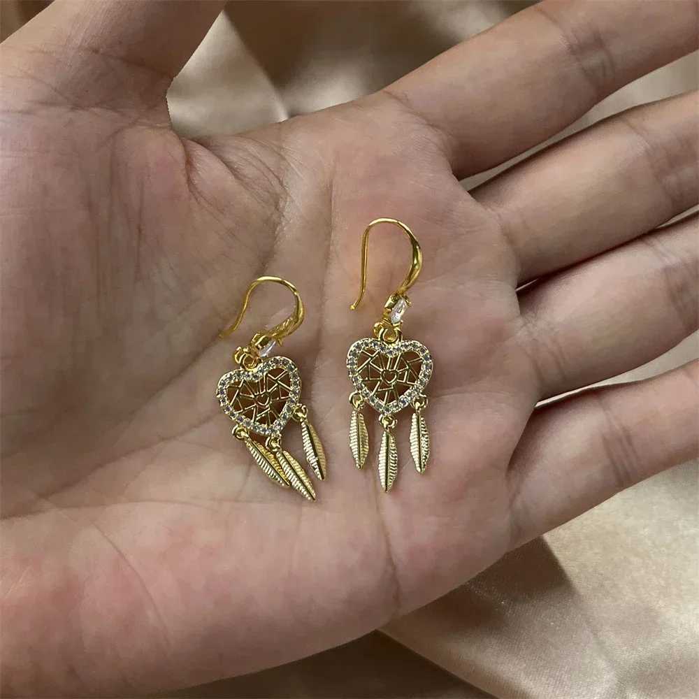 Vintage Bohemian Dream Catcher Feather Earrings for Women Ethnic Long Heart Crystal Dangle Earrings Casual Vacation Jewelry Y250812