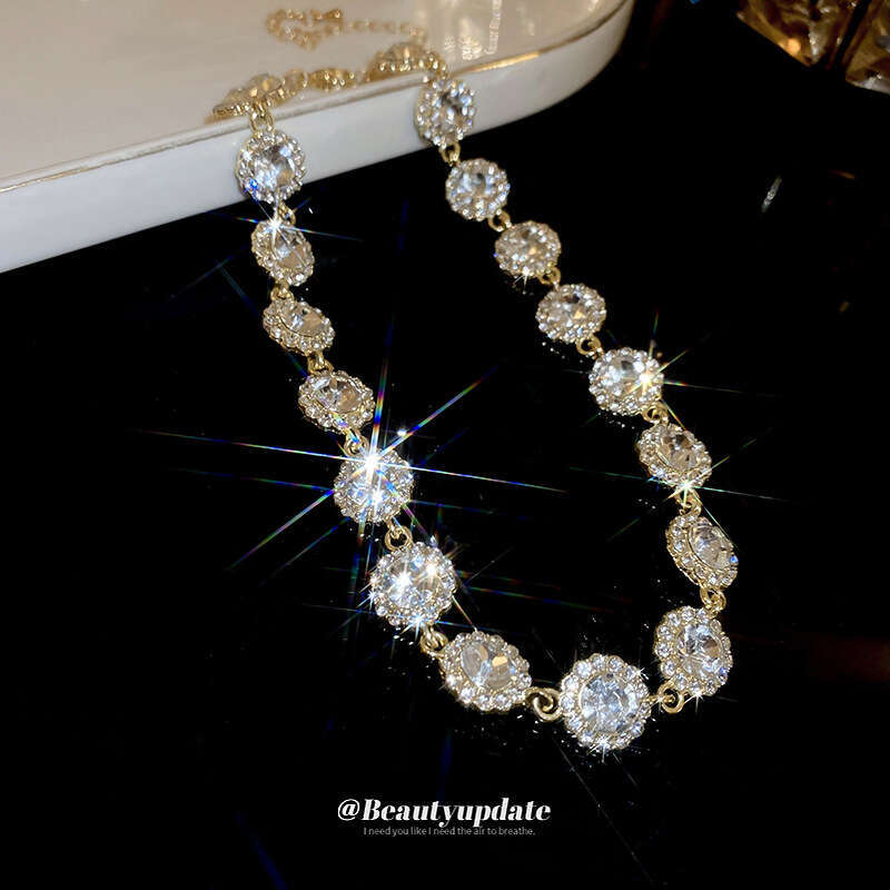 New Super Shiny Square and Round Colorful Dia Necklace Light Fashion Clavicle Chain French Simple High-end Sense Choker