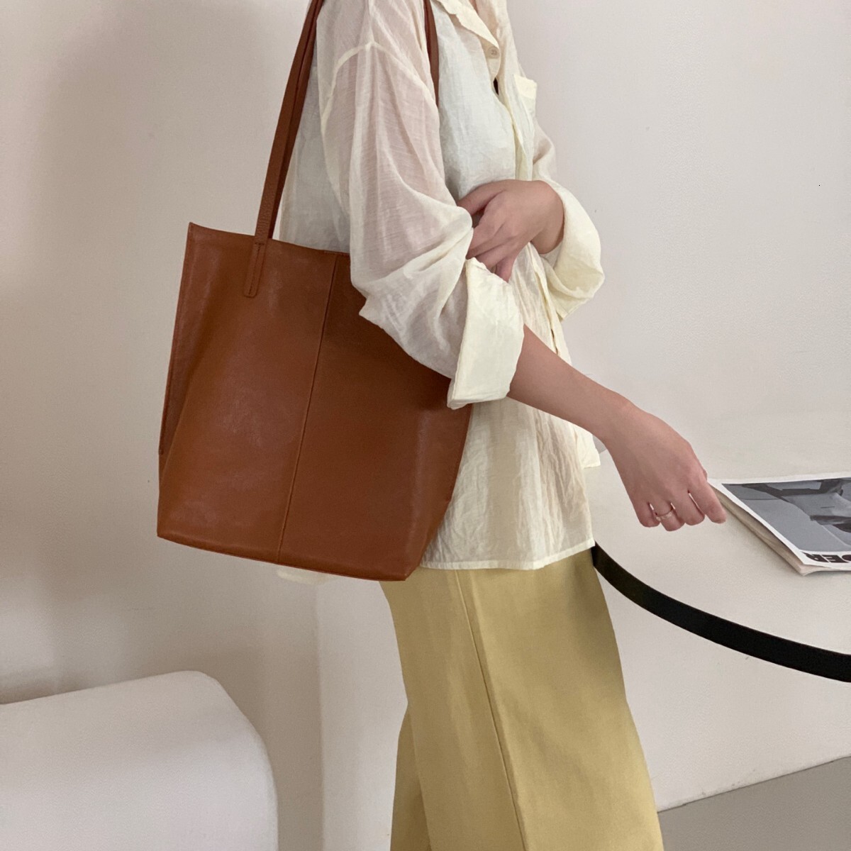 Designer Women's Genuine Leather Handbag 2025 New Vegetable Basket Handheld Bucket Bag