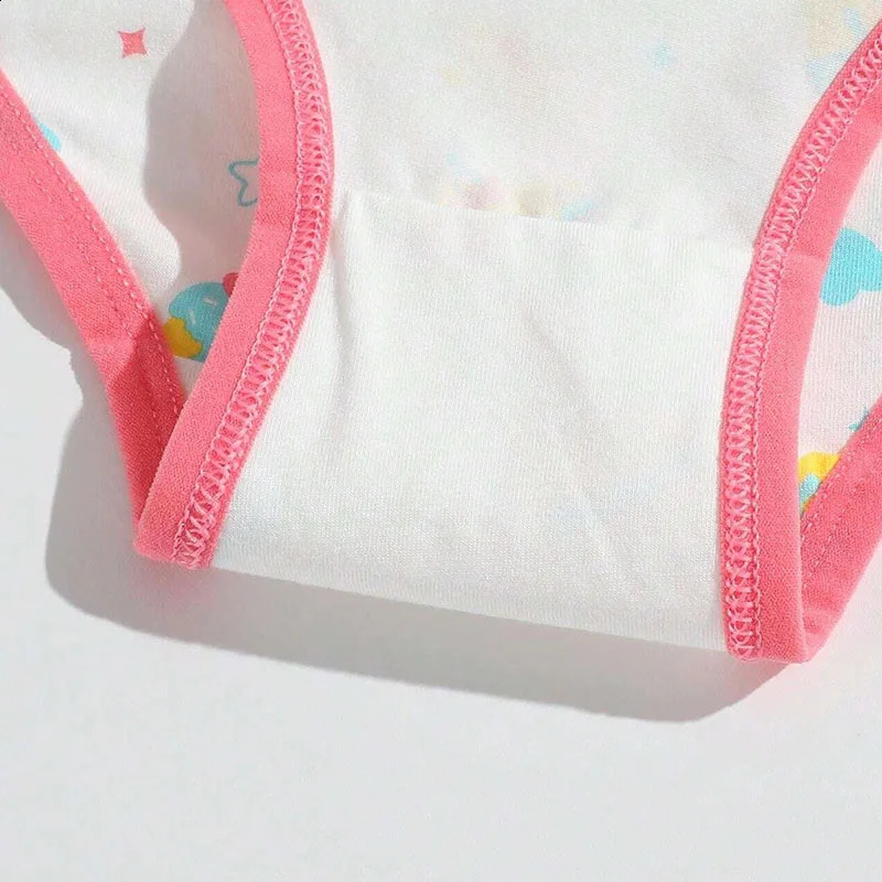 4 PcsLot Cartoon Girls Panties Premium Cotton Comfortable Toddler Briefs Cute Unicorn Pattern Children Underwear For 29T 250812