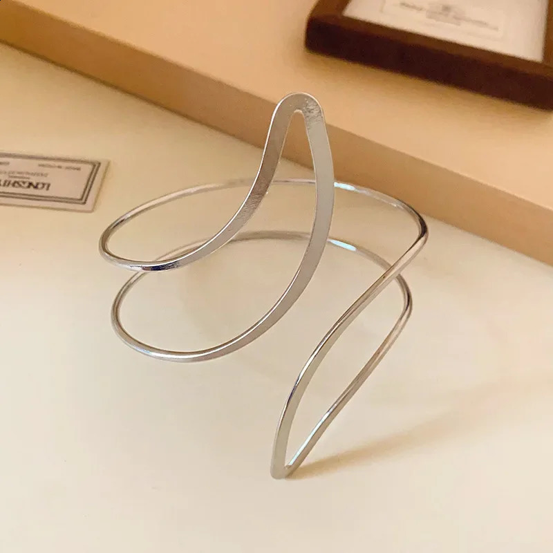 1pcs/2pcs Personality Simple Metal Irregular Wavy Shape Bracelet For Women Multilayer S-shaped Open Alloy Bracelet Wrist Jewelry 250812