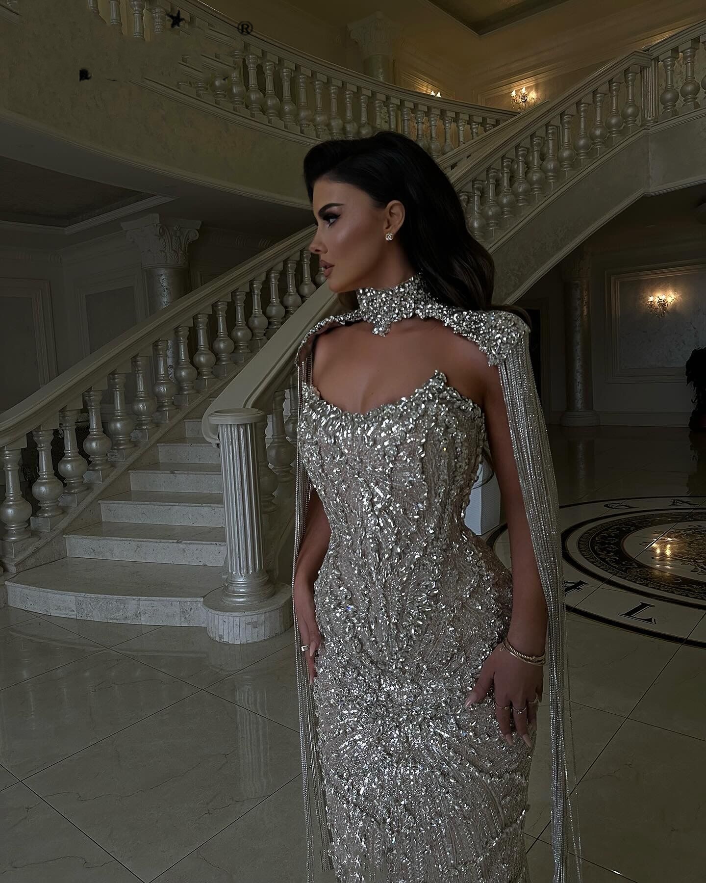 Glitter Silver Mermaid Wedding Dress Dubai Long Cape Crystal Beading Bridal Gowns Robe de mariee Customized