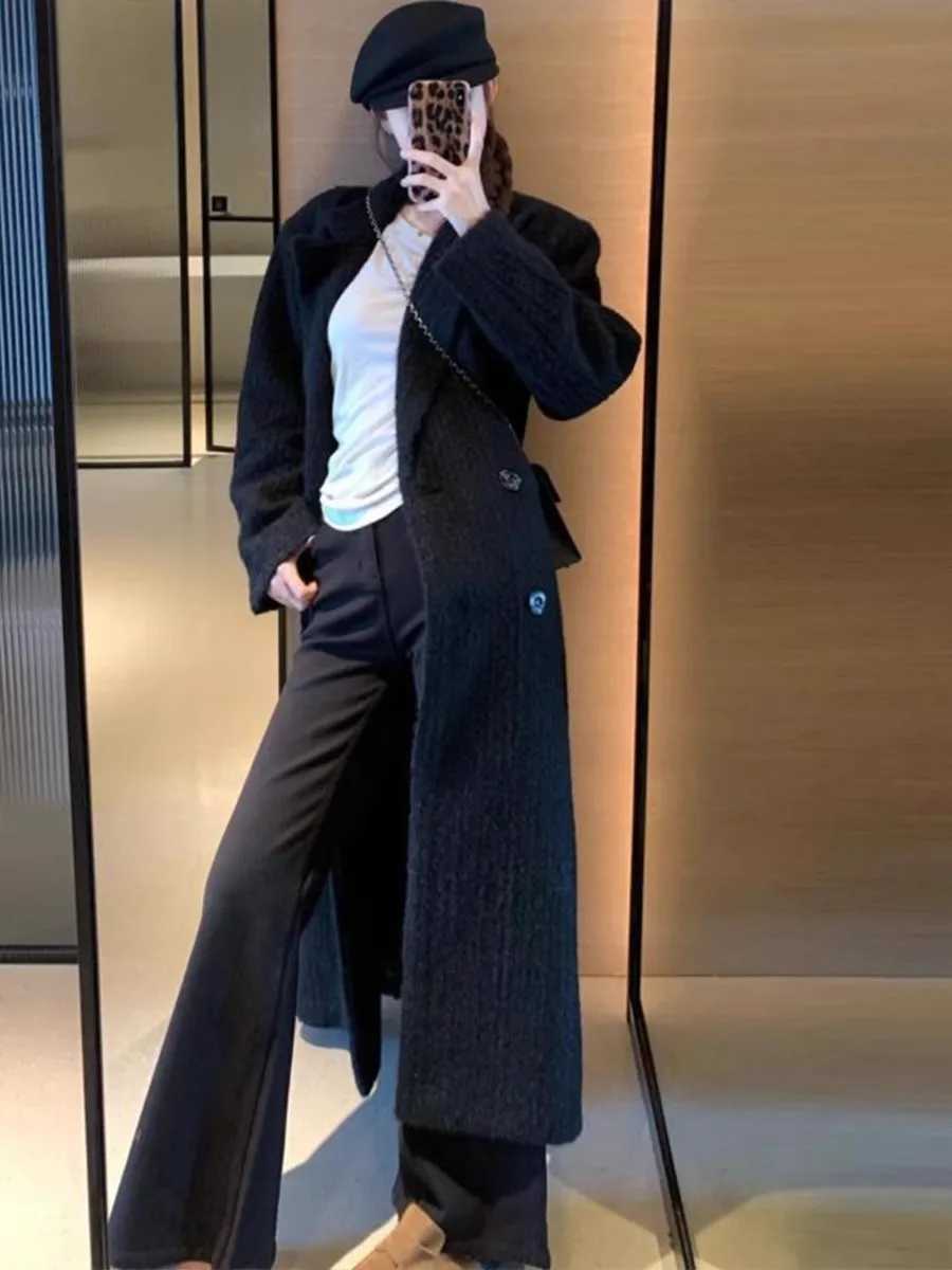 Mauroicardi Winter Extra Long Black Thickened Warm Soft Fluffy Wool Blends Coat for Women Double Breasted Chic Woolen Overcoat Z250813