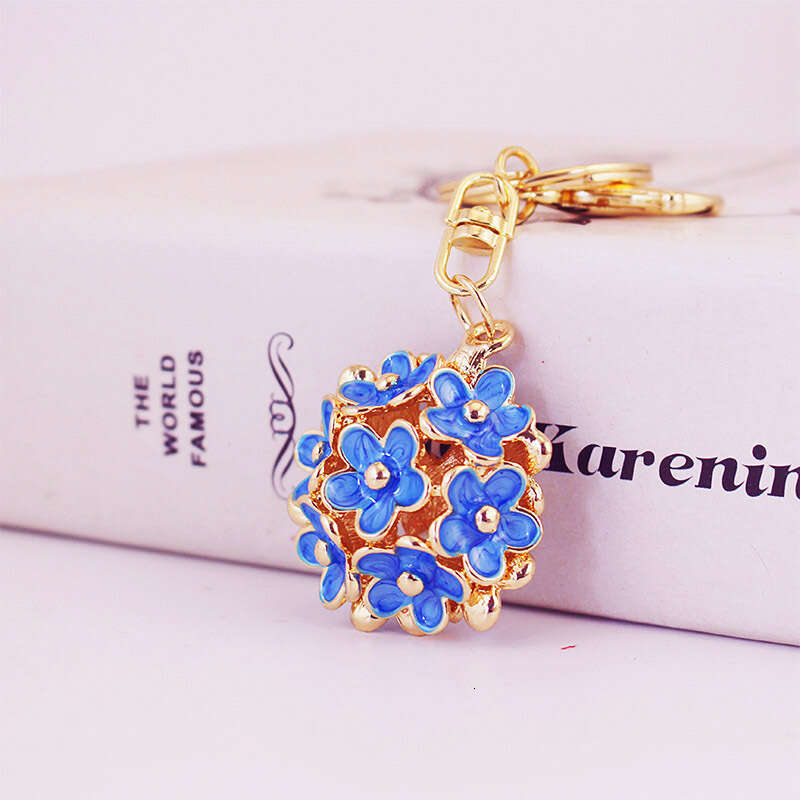 Double-Sided Daisy Women's Bag Accessories Metal Pendant Three-Dimensional Hollow Five-Leaf Flower Keychain 146