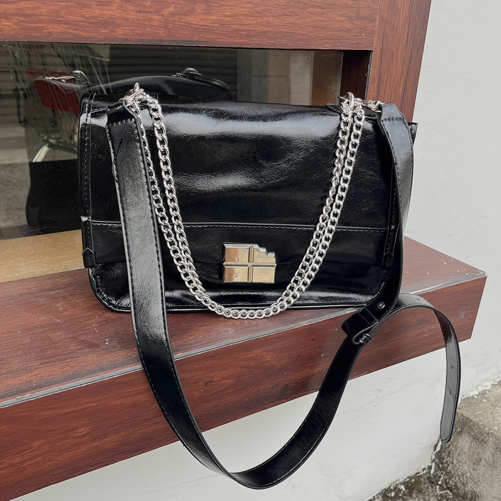 Niche Design Textured Underarm for Women with Wide Shoulder Strap, Trendy Cool Chain Bag, Versatile Oil Wax Leather Large Capacity Bag ddmymarket