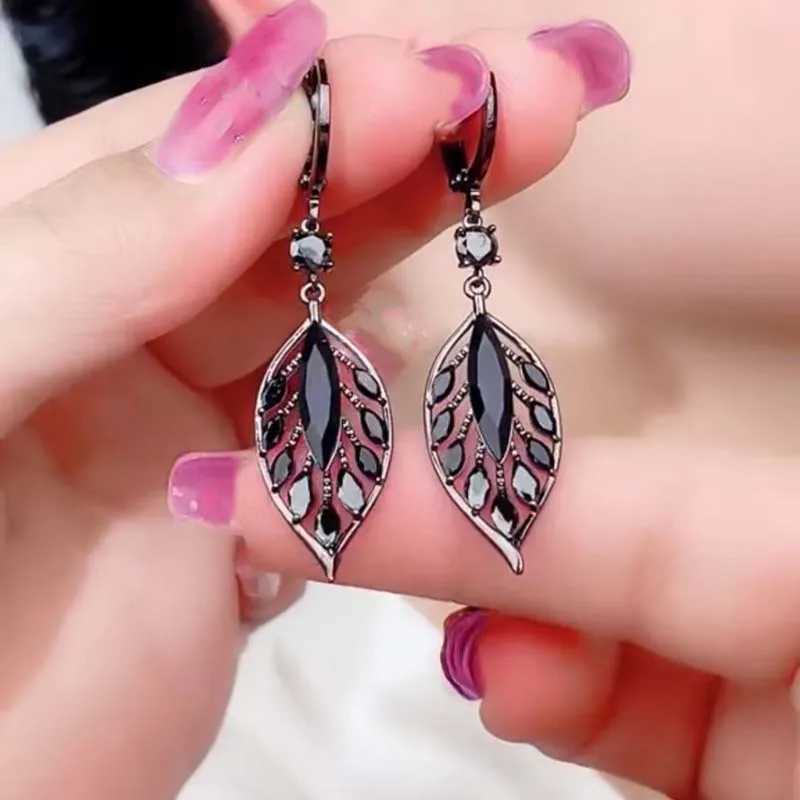 New Fashion Black Crystal Tassel Drop Earrings For Women Exquisite Micro Inlaid Cubic Zircon Leaves Earring Wedding Jewelry Y250812