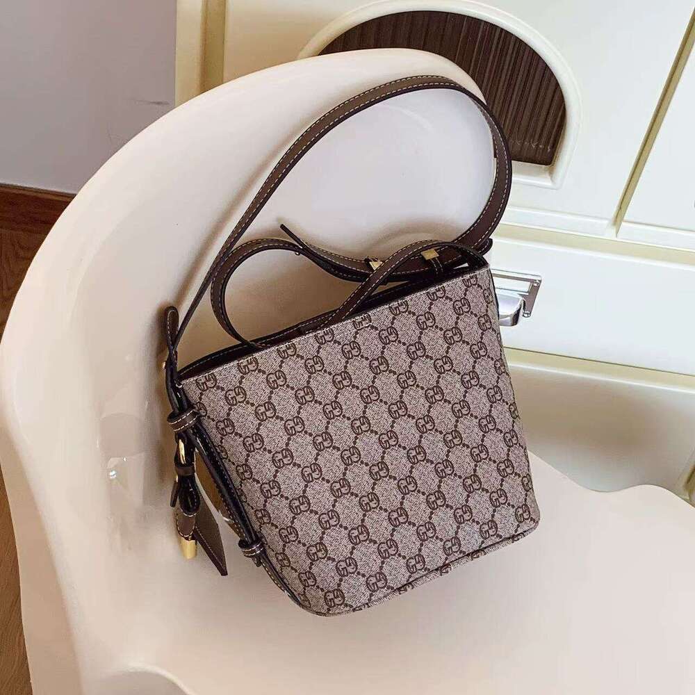 Gutiko White Three-Color Textured Bucket Fashion Handbag for Women 2025 New Large Capacity Crossbody Bag Trendy