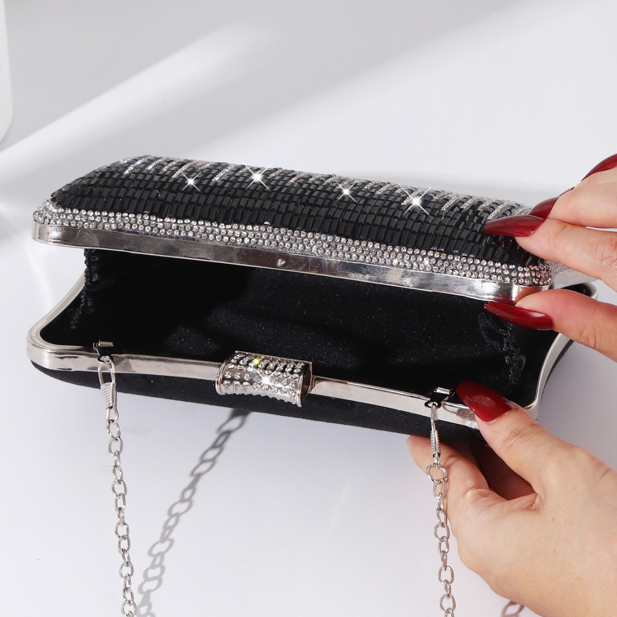 2025 New Cross border Evening Dress Bag Black and White Striped Vertical Crossbody Bag Designer Bag Diamond Inlaid Handbag Shoulder Bag