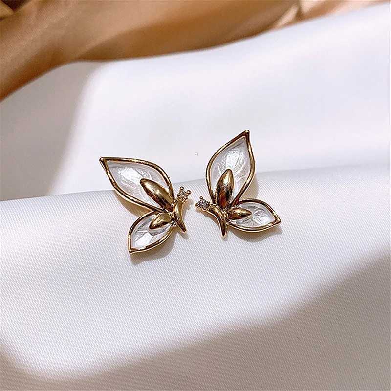 White Color Butterfly Crystal Stud Earring for Women Korean Design Temperament Sweet Jewelry Christmas Girlfriend Gift Y250812