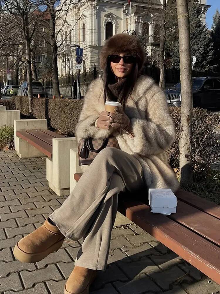 Women's Solid Lapel Faux Fur Jackets Fashion Full Sleeves Loose Short Overcoats 2025 Autumn Winter New Casual High Street Coats