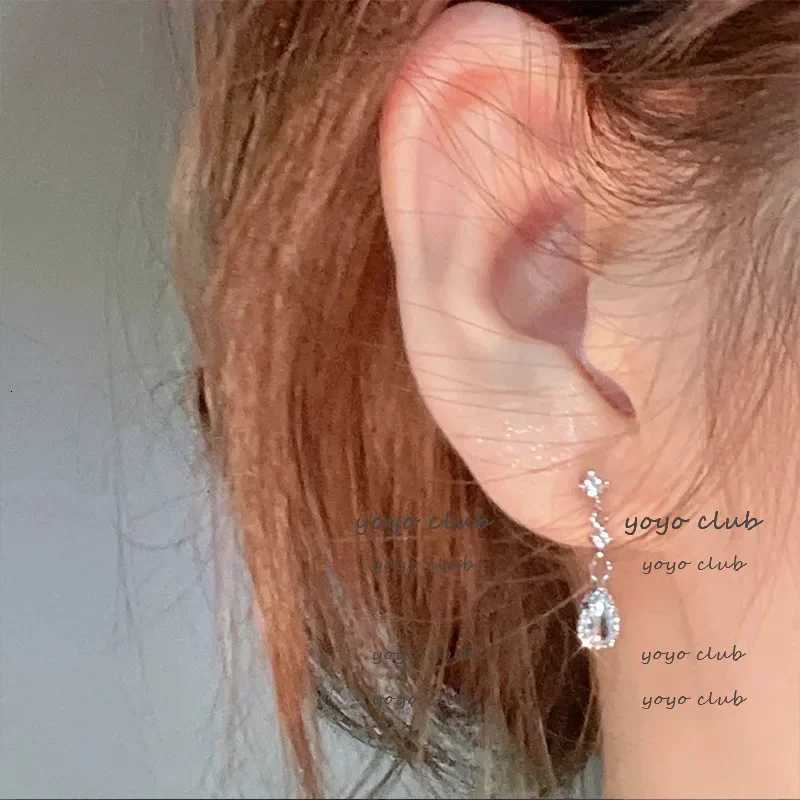 Korean High-end Blue Water Drop Zircon Earrings Niche Light Luxury Versatile Stud Earring Shiny Crystal Jewelry Accessories Y250812