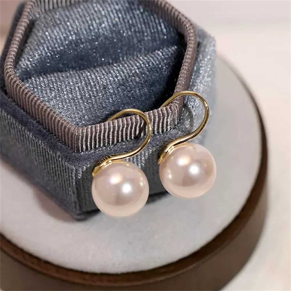 French Vintage Pearl Earrings For Women Luxe Round Imitation Pearls Earrings Fashion Party Ladies Jewelry Drop Shipping Y250812