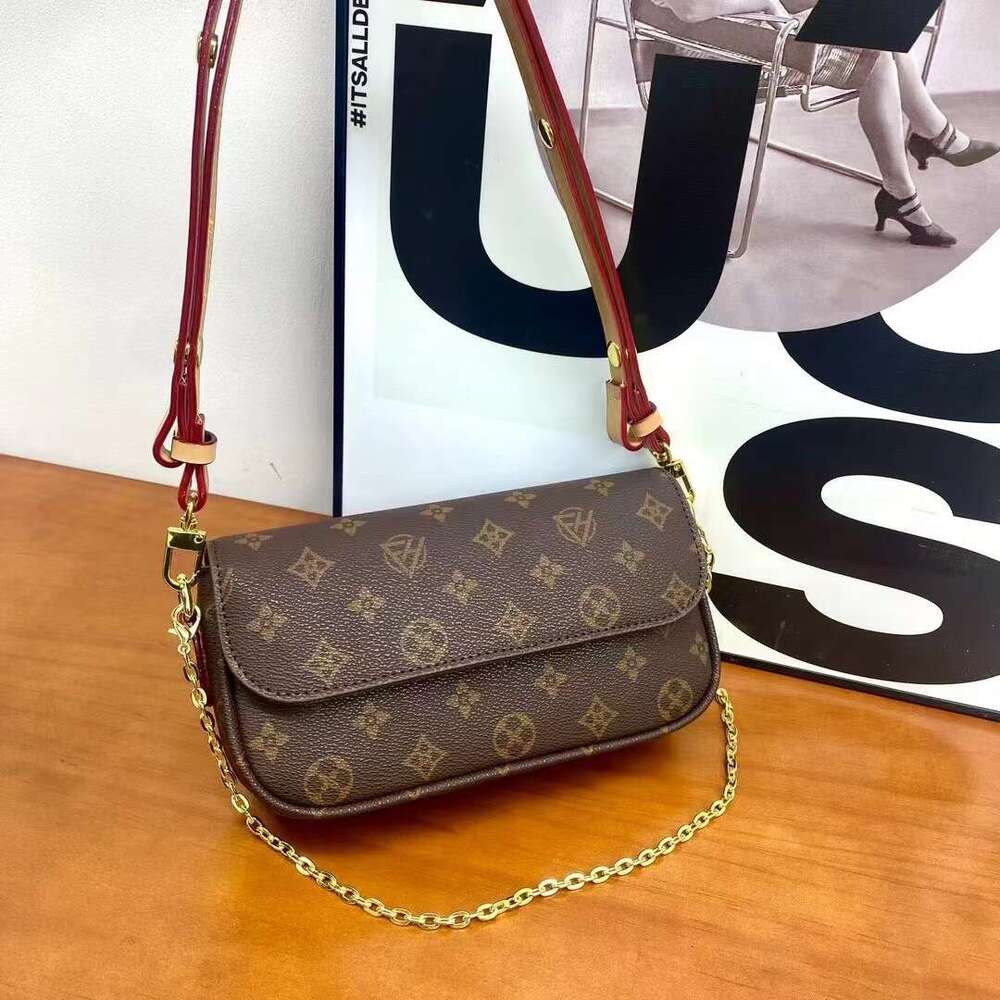 DHessentials Trendy Korean Mahjong Bag - Fashionable PVC Shoulder Purse with Chain Strap, Stylish Crossbody Bag (22x13cm, 550g)