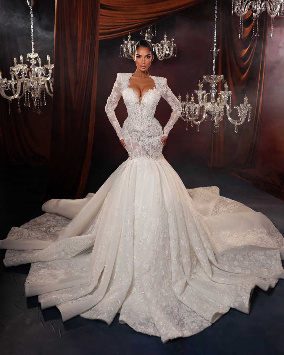 Stunning Mermaid Wedding Dresses V Neck Long Sleeve Bridal Gowns Pearls Lace Appliques Bridal Dresses Custom Made