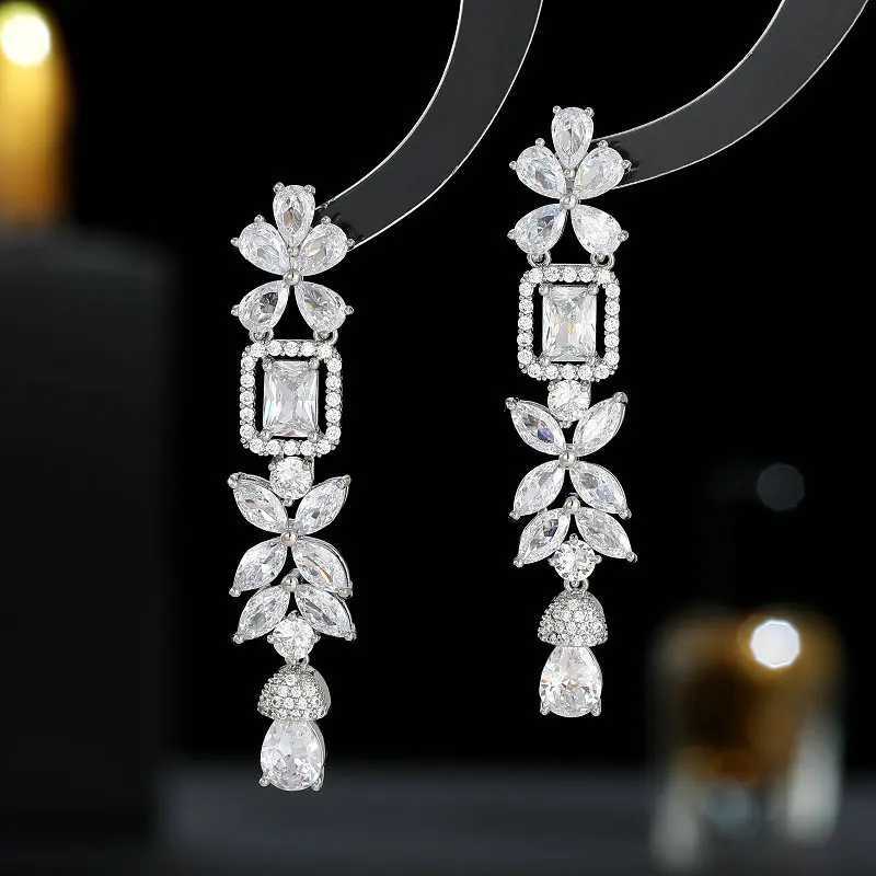 SUYU Light Luxury Exquisite Temperament Design Fashionable And Elegant Earrings Exaggerated And Atmospheric Long Earrings Y250812