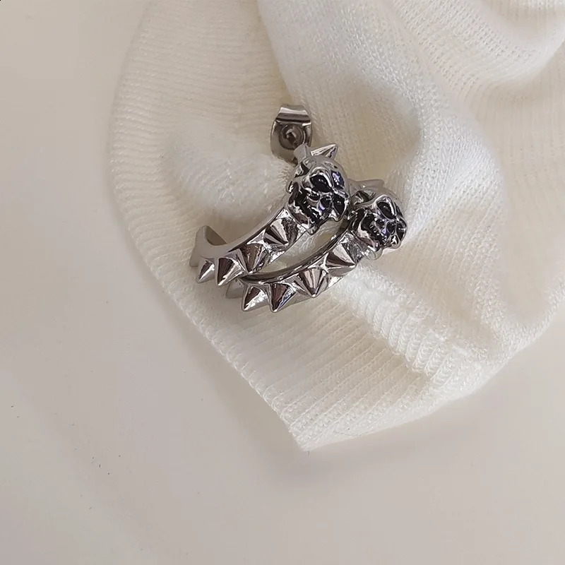 1 pair of skulls and nails make up a mans earringGothic stylegolden stainless steel earrings 250812