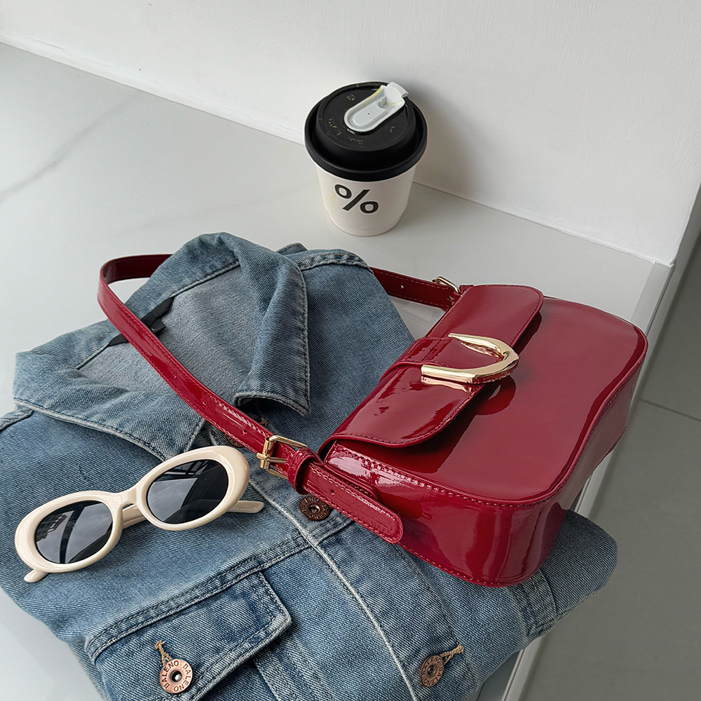 Burgundy Handbag for Women 2025 New Style Handheld Underarm Textured Versatile Crossbody French Niche Single Shoulder Shiny Bag ddmymarket