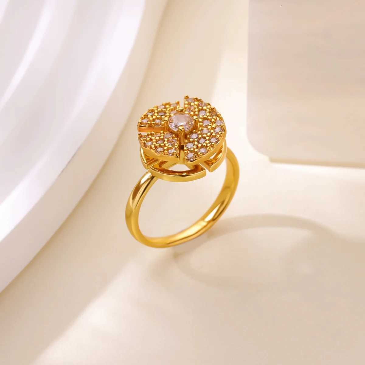 Luxury Zircon Rotatable Star Flower Windmill Ring for Women Stainless Steel Gold Color Cheap Ring Wedding Couple Jewelry rings W250812