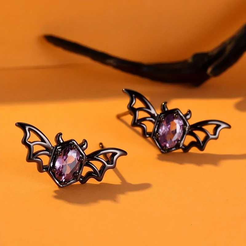 Fashionable Womens Luxurious Zircon Bat Ear Studs Minimally Designed Dark Personality Halloween Party Punk Earrings for Men Y250812