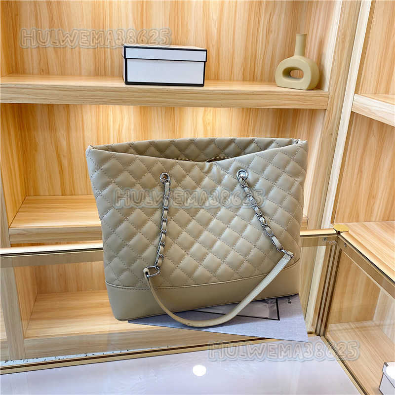 Large Capacity Quilted Bag for Women Summer 2025 New Versatile Fashion Chain Shoulder Bag Handheld Shopping Bag Tote Bag H250813