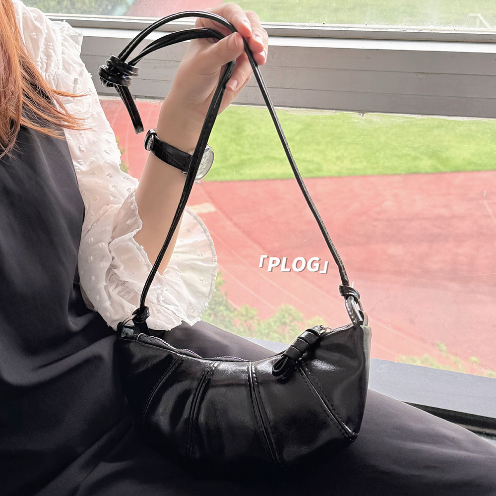 Korean Niche Ox Horn New Fashion Simple Crossbody Dumpling Versatile Shoulder Bag ddmymarket