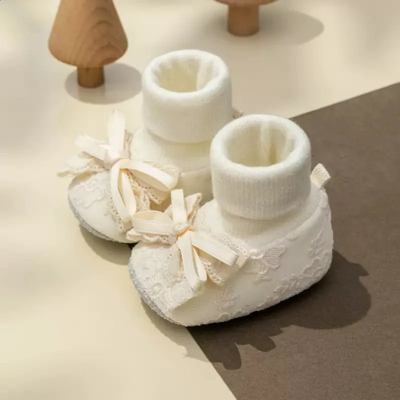 Fashion Style Baby Boots Cute High Quality Soft NonSlip Sole 01 Year Old born Walking Shoes 250812