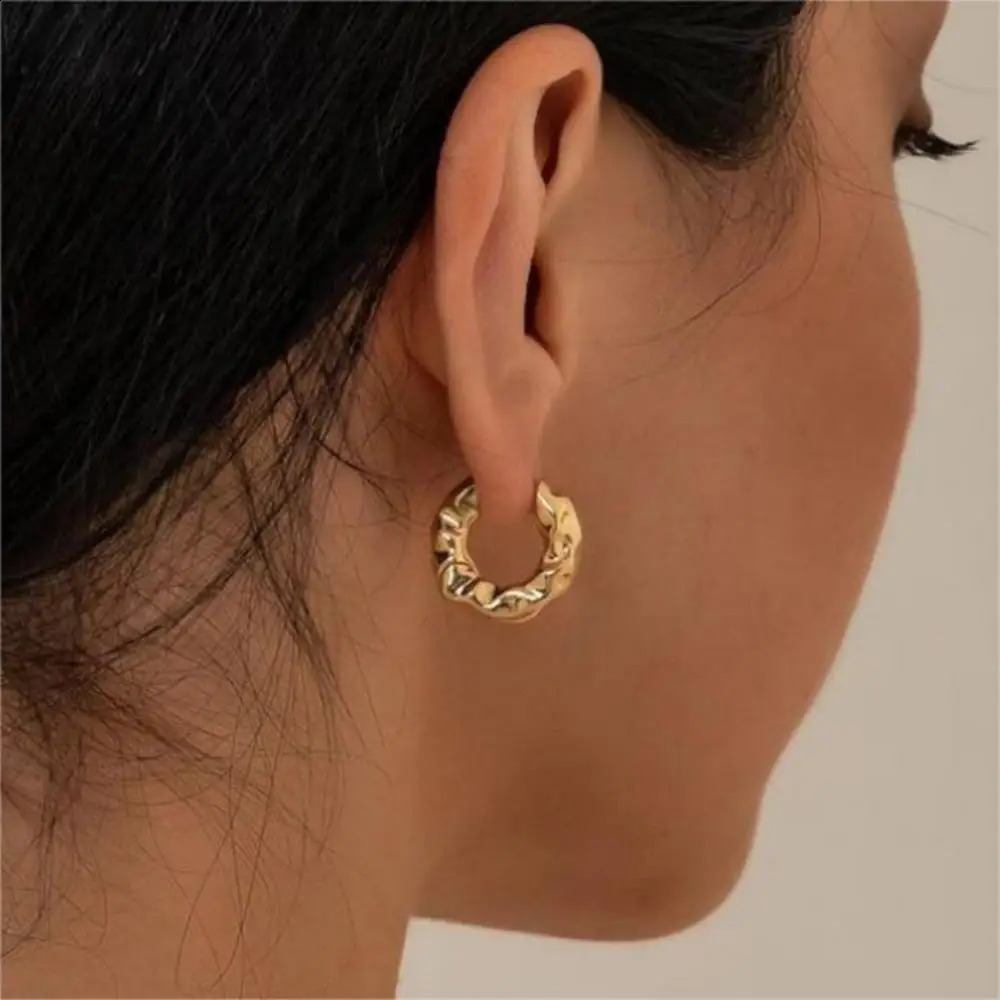 Mariasz Minimalist Sell Trendy Plated Gold Color Circle Earrings for Women Ear Hoop Earring Classic Jewelry 250812