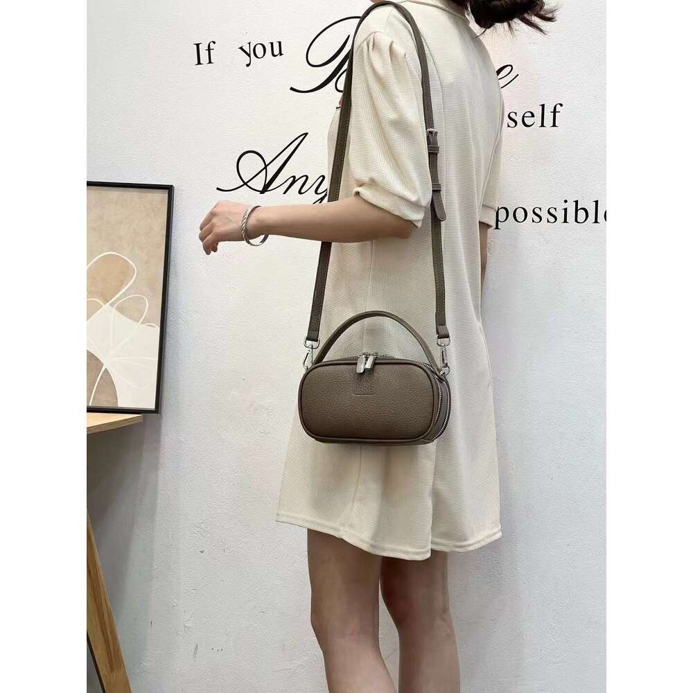 2024 Bowling Ball New Pillow Handbag Fashion Single Shoulder Shell Versatile Crossbody Bag