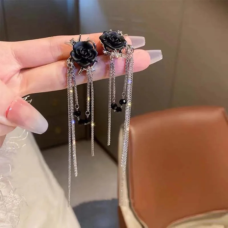 2025 Fashion Black Flower Long Tassel Clip Earrings for Women Punk Goth Without Piercing Zircon Ear Cuff Aesthetic Y2K Jewelry 250812