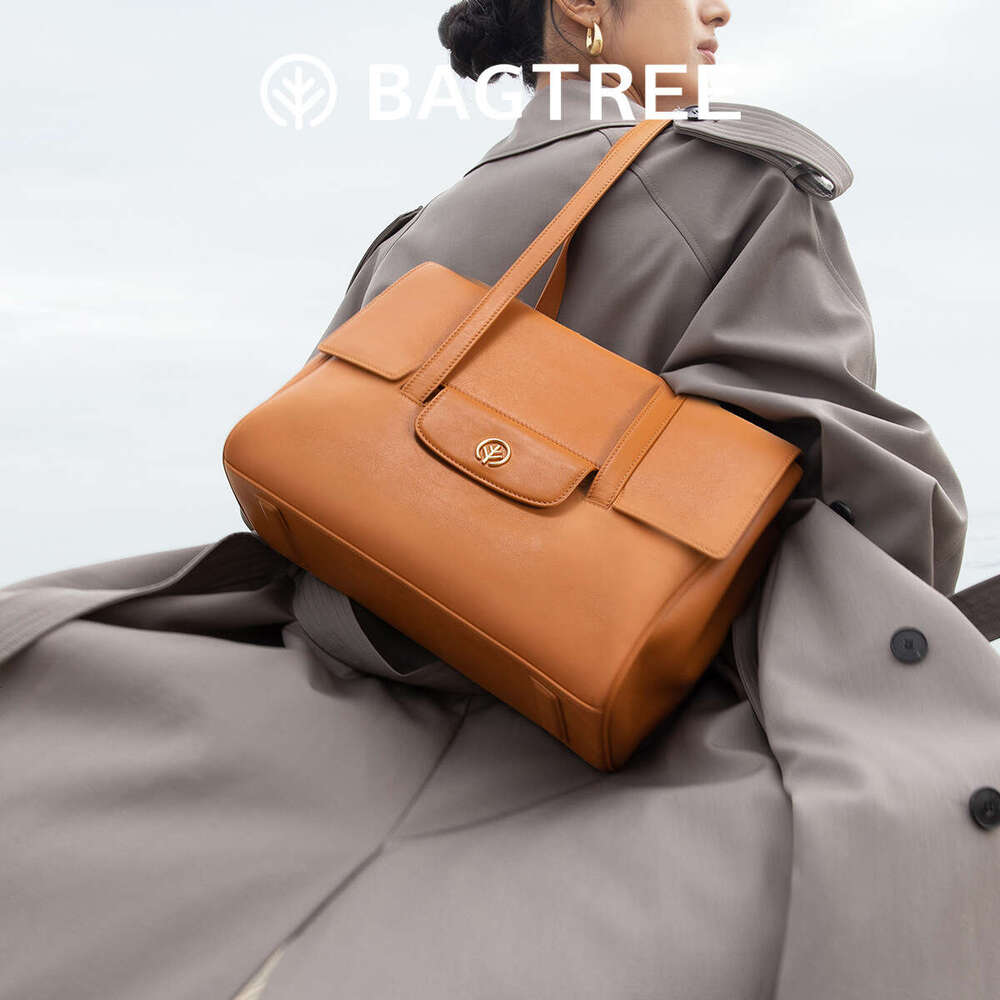 Dolphin Pack Vegetable Tanned Leather Large Capacity Shoulder Commuter Tote Holds Inch Laptop