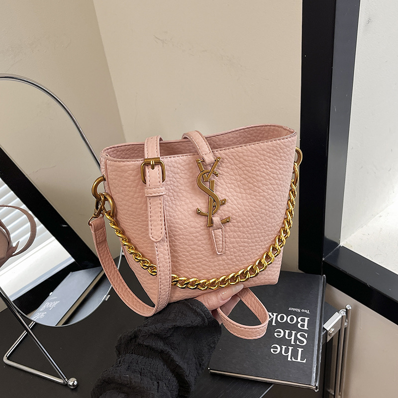 Designer bag free shipping hot Light luxury outdoor bucket bag simple and versatile vintage tote handbag