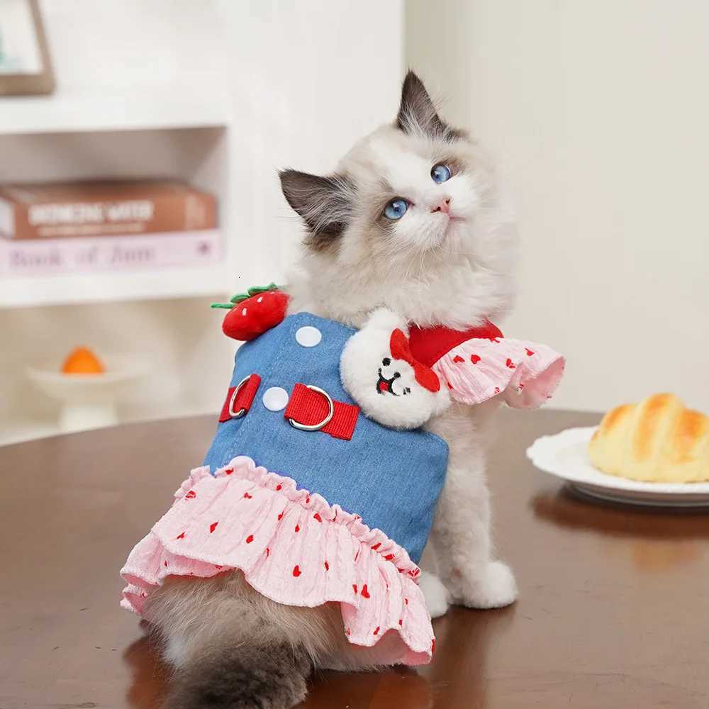 Cute Puppy Clothes Cute Dog Dresses Pet Clothing Cat Dress Pet Denim Harness with Leash Summer Sweet Strawberry Small Dogs Skirt XJ250813