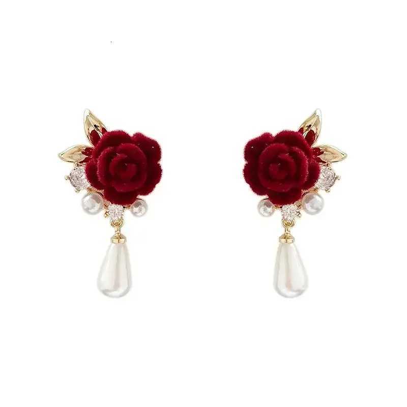 2024 New Wine Red Velvet Rose Pearl Earrings for Women Vintage Red Rose Elegant High-end Studs Earrings Jewelry Accessories Y250812