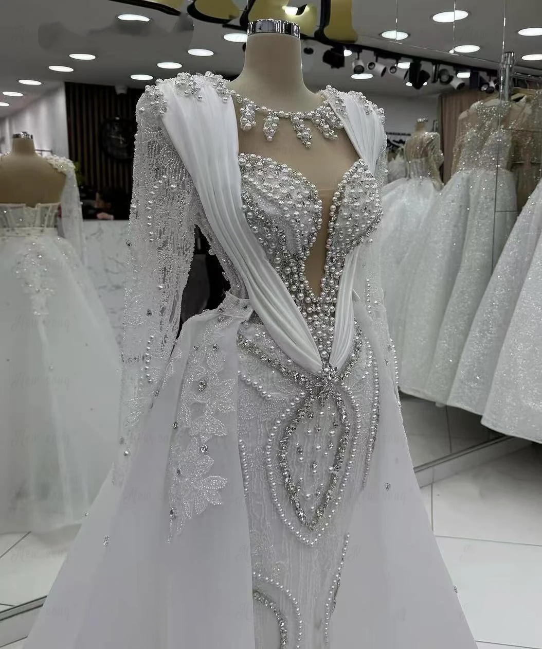 Exquisite A Line Women Wedding Dress Jewel Neck Long Sleeves Bridal Gowns Pearls Sequins Detachable Train Dress Customized vestidos de novia