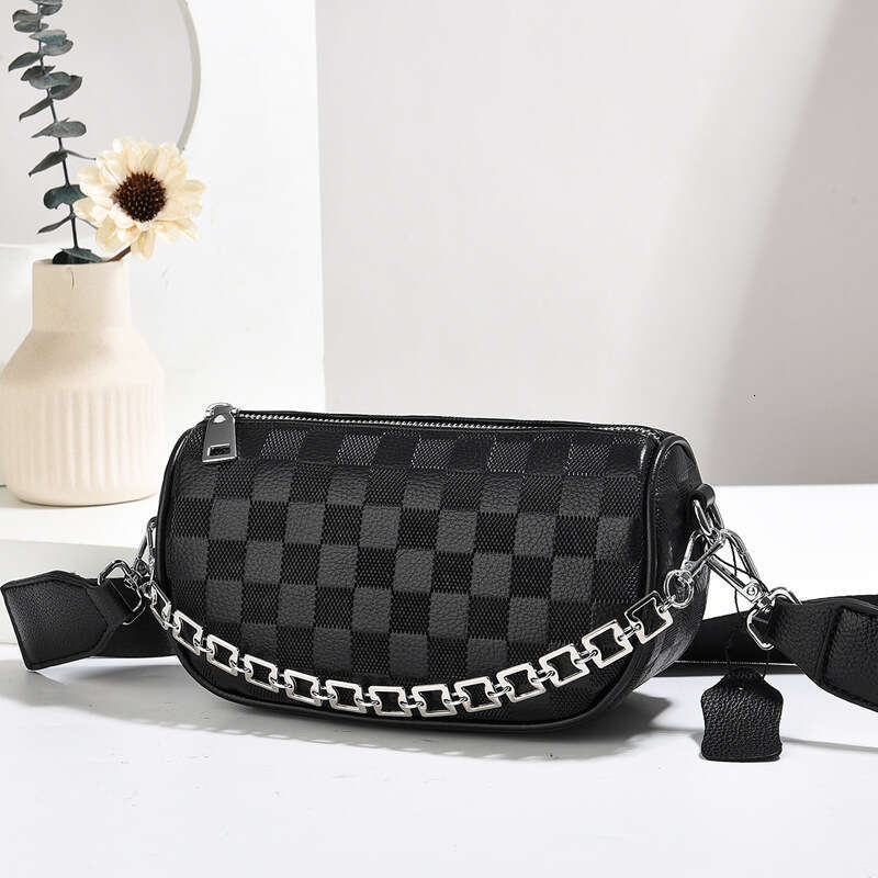 New Saddle for Women 2024 Black Chain Casual Stylish Crossbody Korean Style Fashion Bag