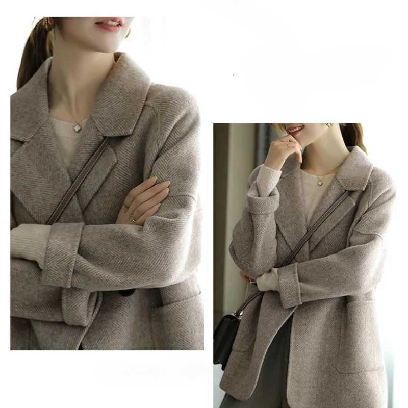 Womens Woolen Coat Autumn Winter New Style Simple Beige Single Button Hepburn Style Coat Elegant Female Outerwear Coat Z250813