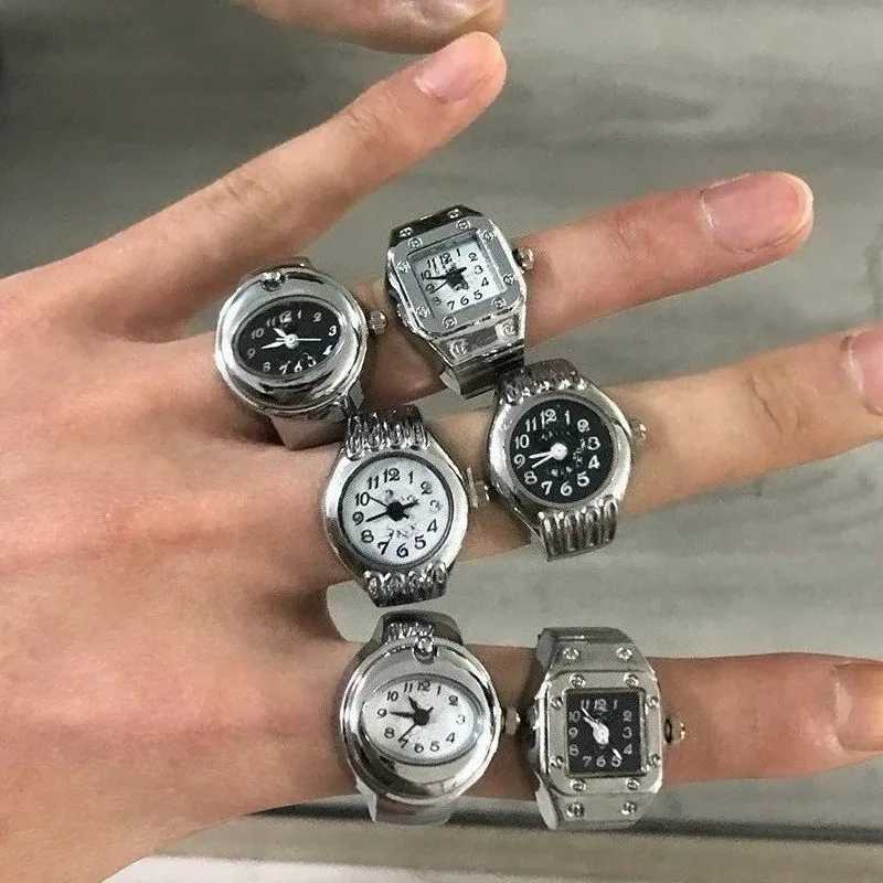 Vintage Punk Finger Watch Mini Elastic Strap Alloy Watches Couple Rings Jewelry Clock Retro Roman Quartz Watch Rings for Women and Men W250812