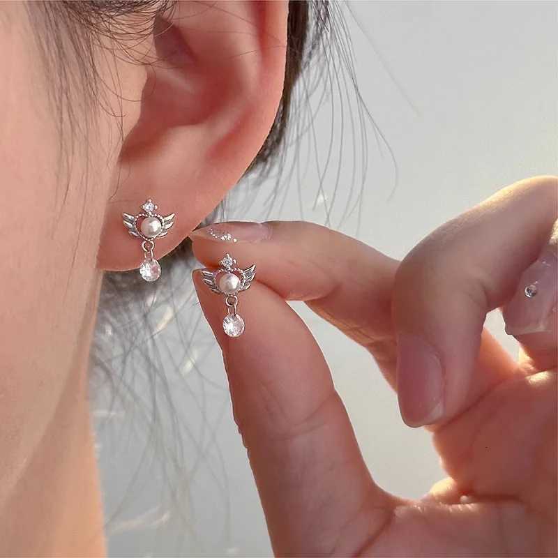 VOQ Minimalist Angel Wings Tassel Stud Earrings for Women Sweet Romantic Korean Jewelry Gift Earring Y250812