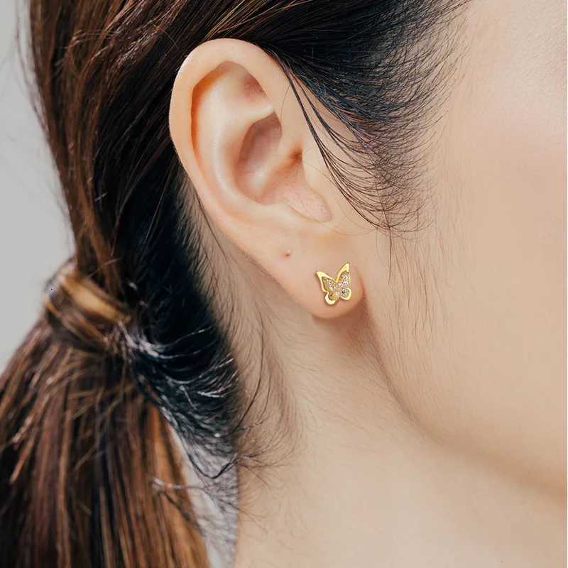 Luxurious Sweet Golden Butterfly Tragus Stud Earrings for Women Exquisite Birthday Party Jewelry Gift Y250812