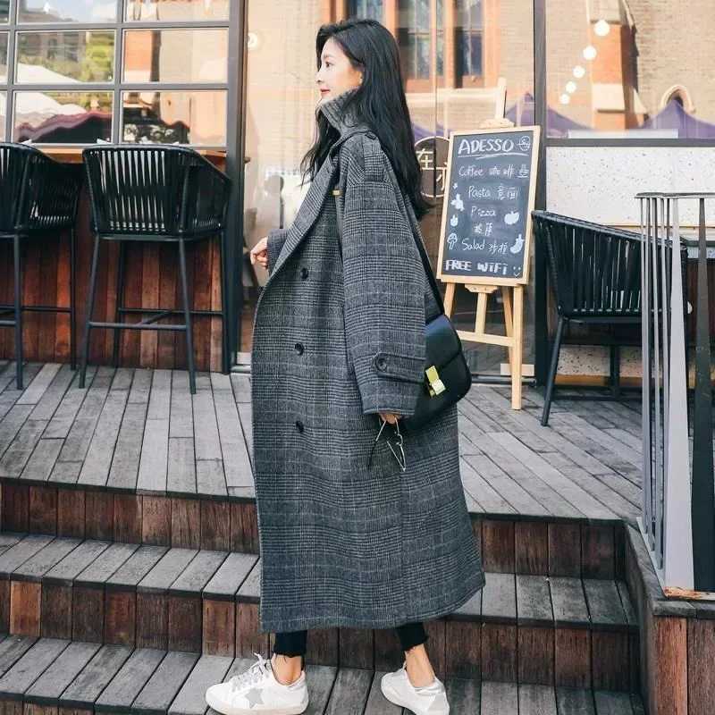 Womens Long Minimalist Lapel Trench Coat - Gray Plaided Wool Blend Double-Breasted Overcoat for Daily Commute Casual Office Z250813