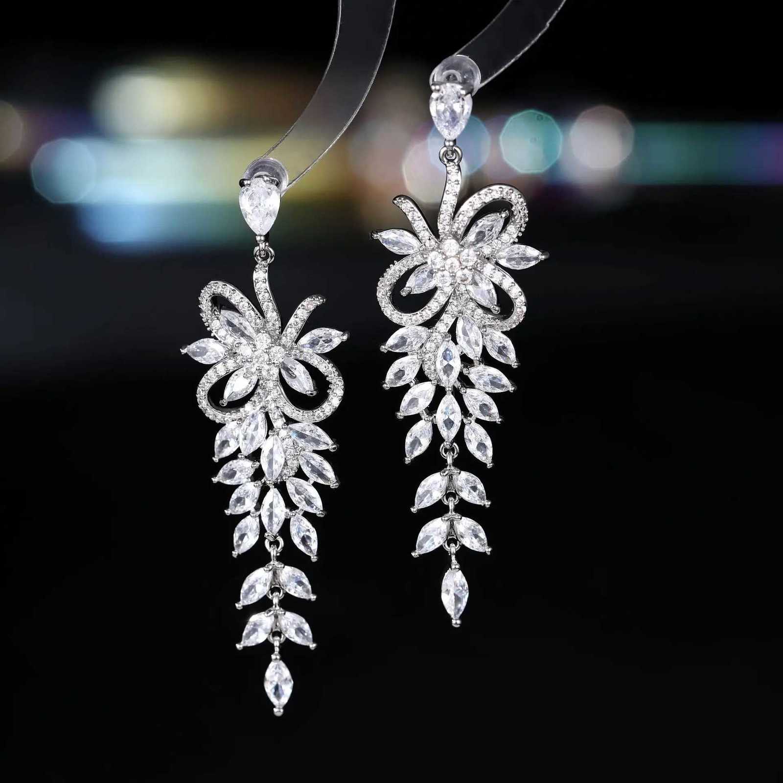 SUYU Womens Light Luxury Design Fashionable Long Pendant Earrings Elegant And Versatile Niche Design Earrings Daily Accessories Y250812